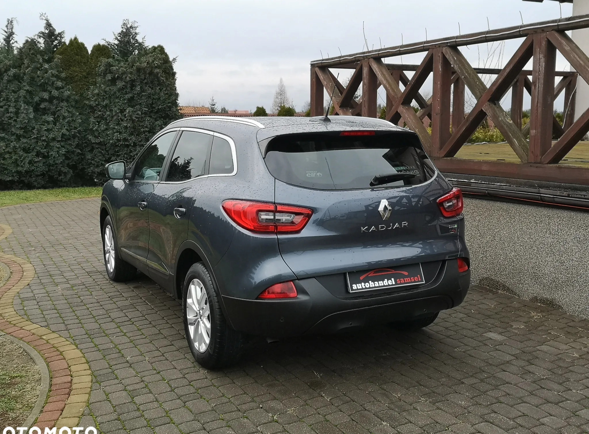 Renault Kadjar cena 63900 przebieg: 98576, rok produkcji 2018 z Kamieńsk małe 137